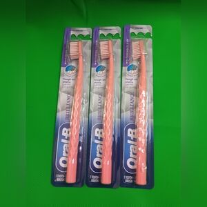 Oral-B Brilliance Whitening Toothbrush Bundle 3 NEW